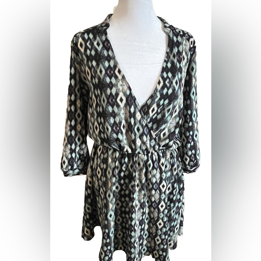 LUSH Geometric Print Aqua Black White Sexy Wrap Dress Women’s Size Medium